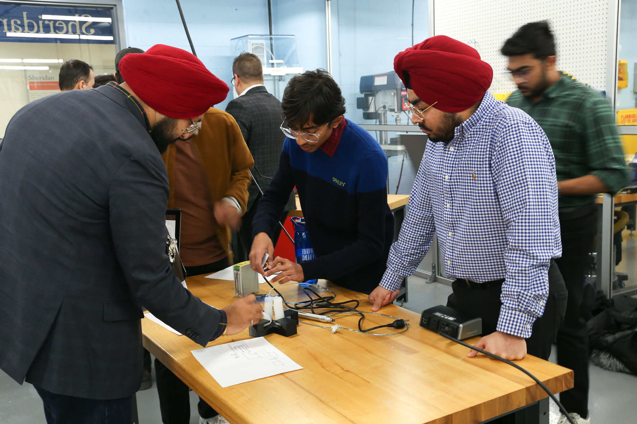 Mechanical and electrical engineering students showcase capstone